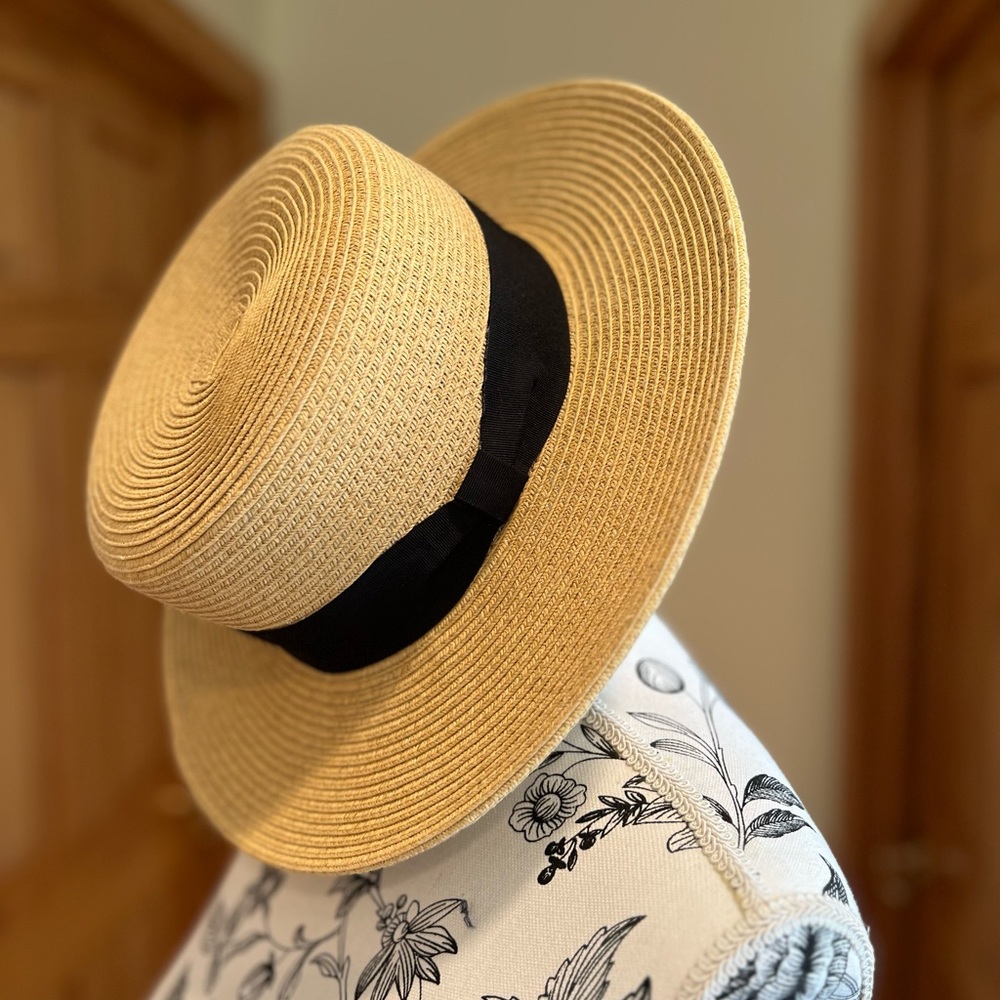 Womens Boater Style Straw Hat One Size